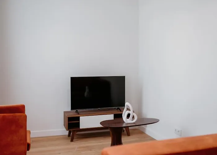 Lisbon Orange House - Beautiful Two-Bedroom Apartment 1D