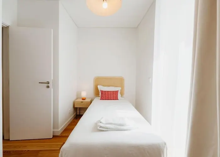 Lisbon Orange House - Beautiful Two-Bedroom Apartment 1D